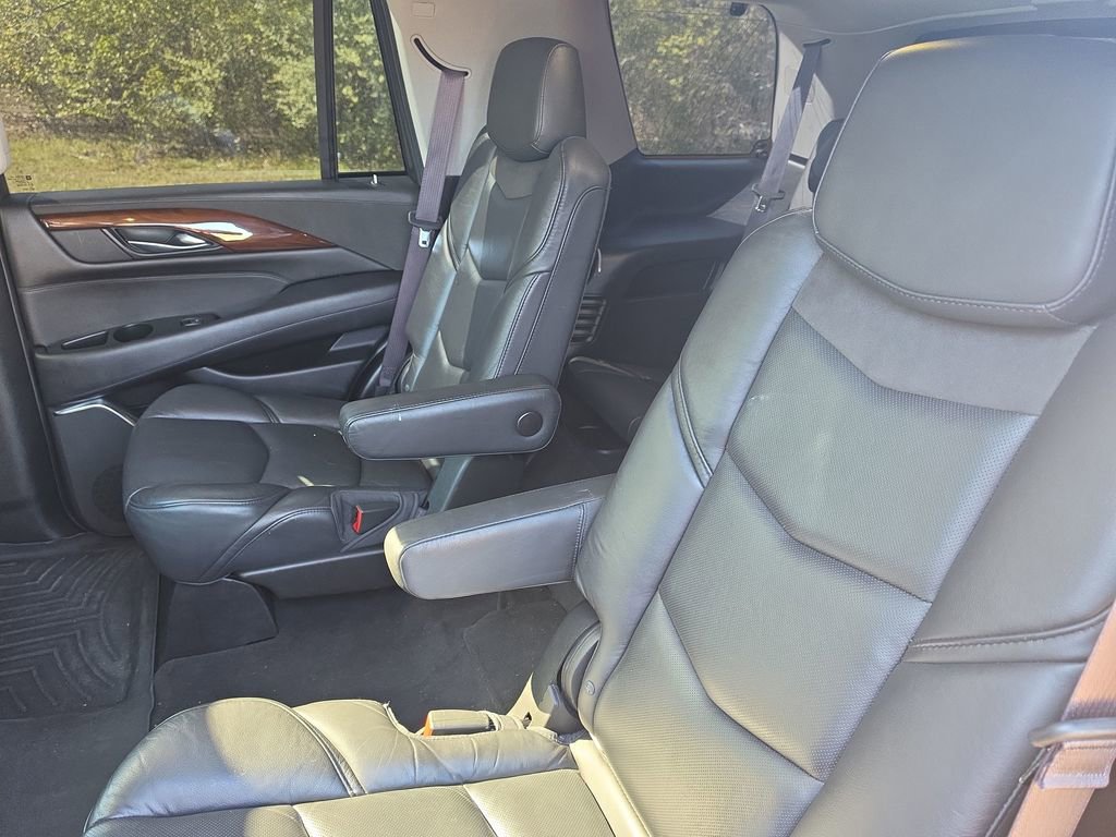 Used 2017 Cadillac Escalade Luxury image 5