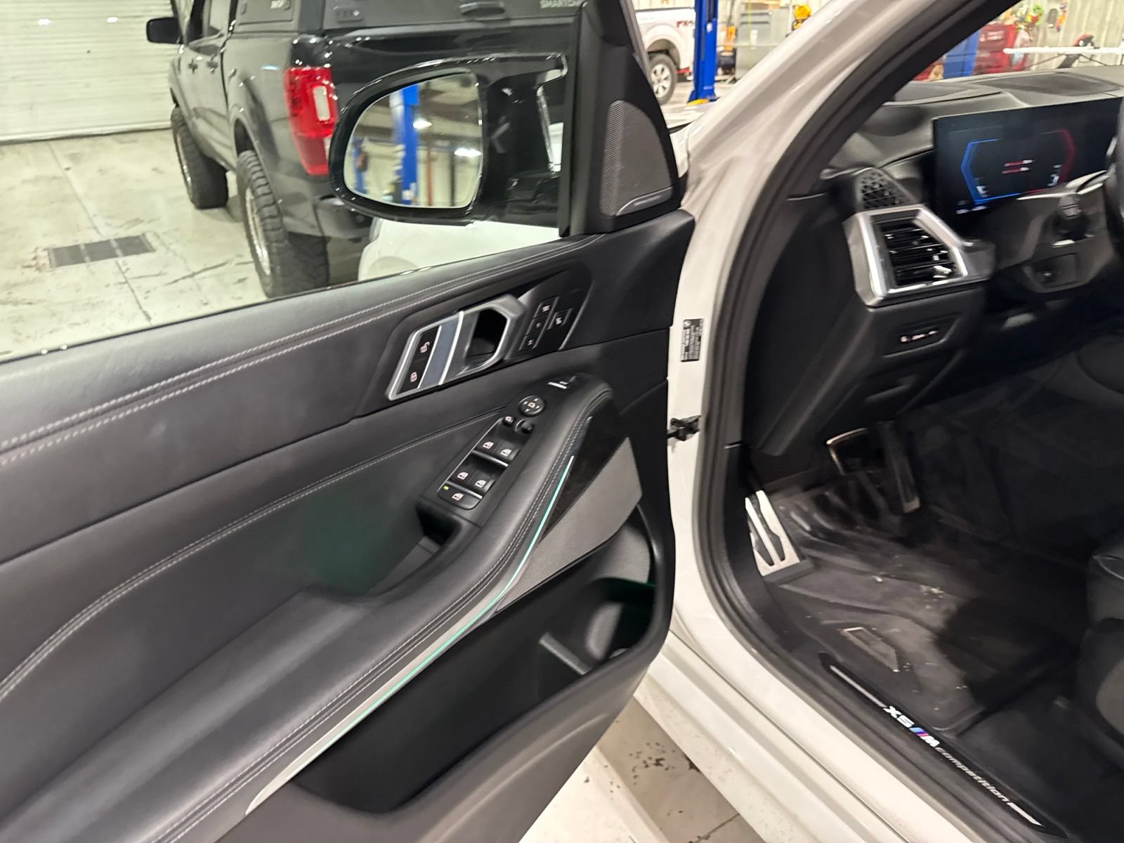 Used 2025 BMW X5 M Competition AWD/4WD image 24