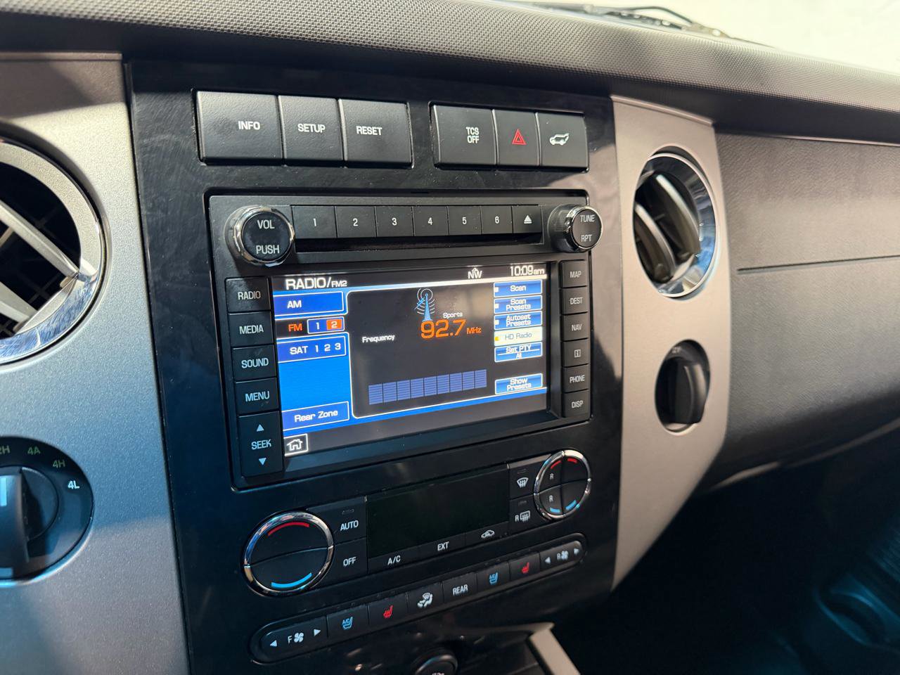 Used 2013 Ford Expedition EL Limited image 33