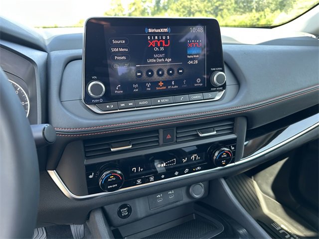 Certified 2025 Nissan Rogue SV image 30