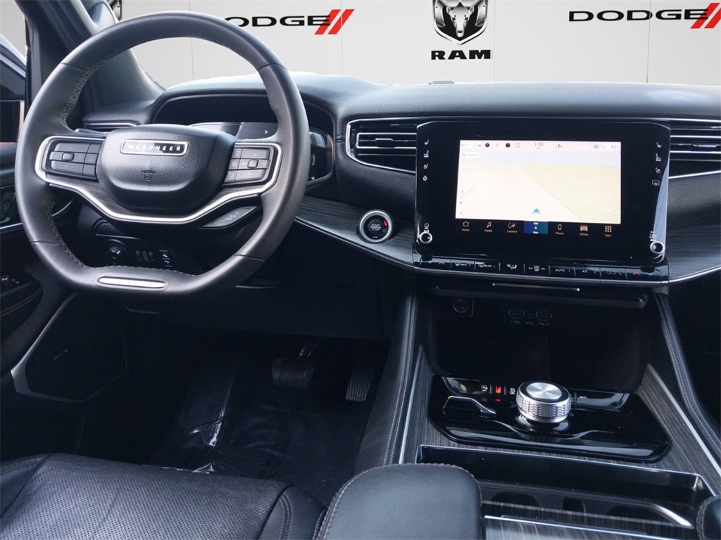 Used 2023 Jeep Wagoneer L Series II image 10