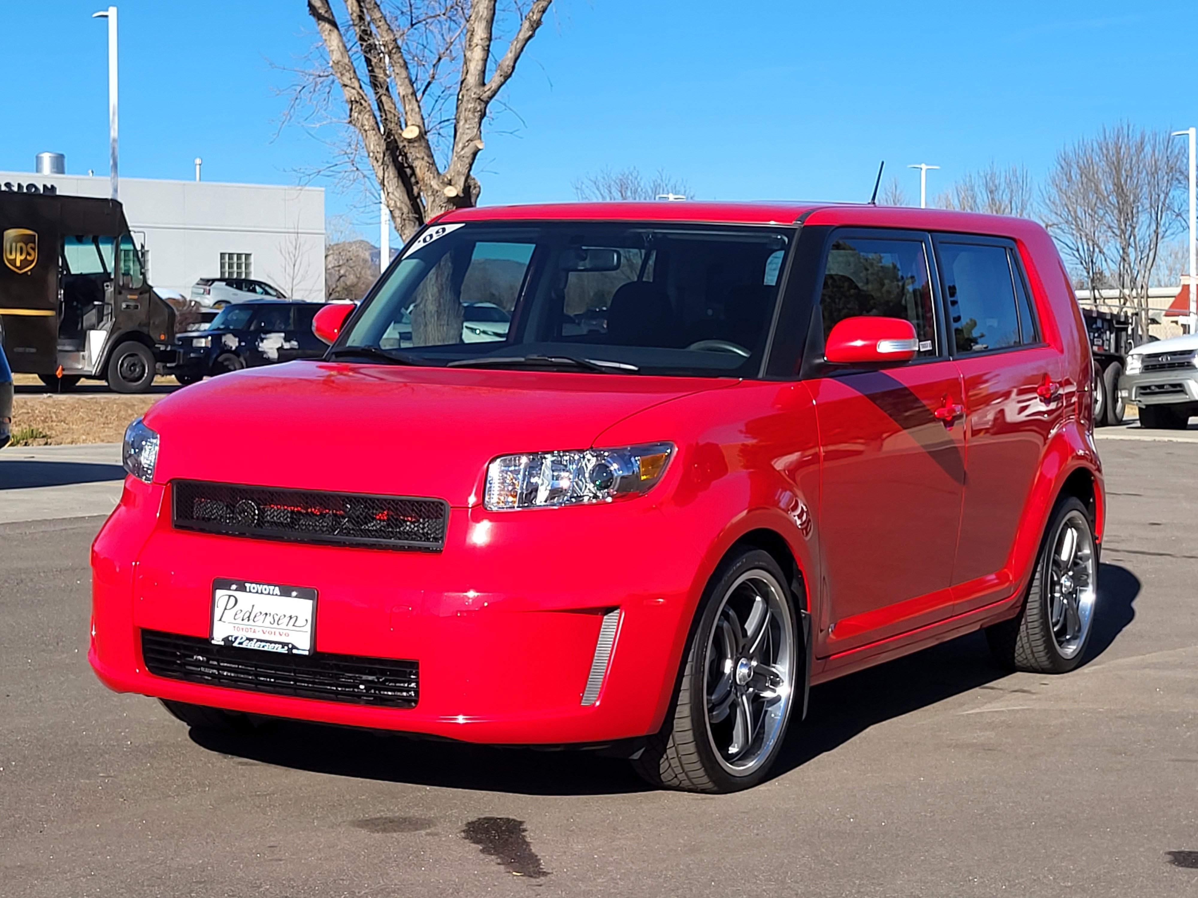 Used 2009 Scion xB image 2