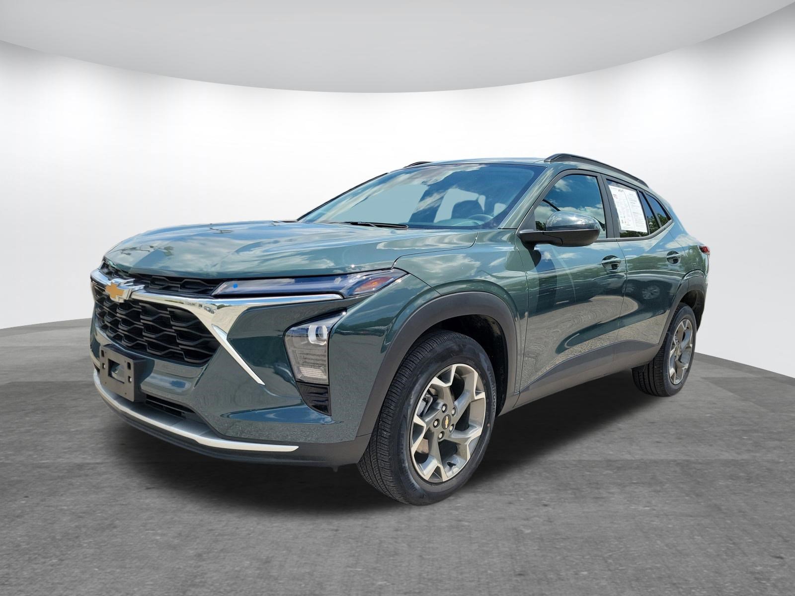 Used 2025 Chevrolet Trax LT FWD image 17