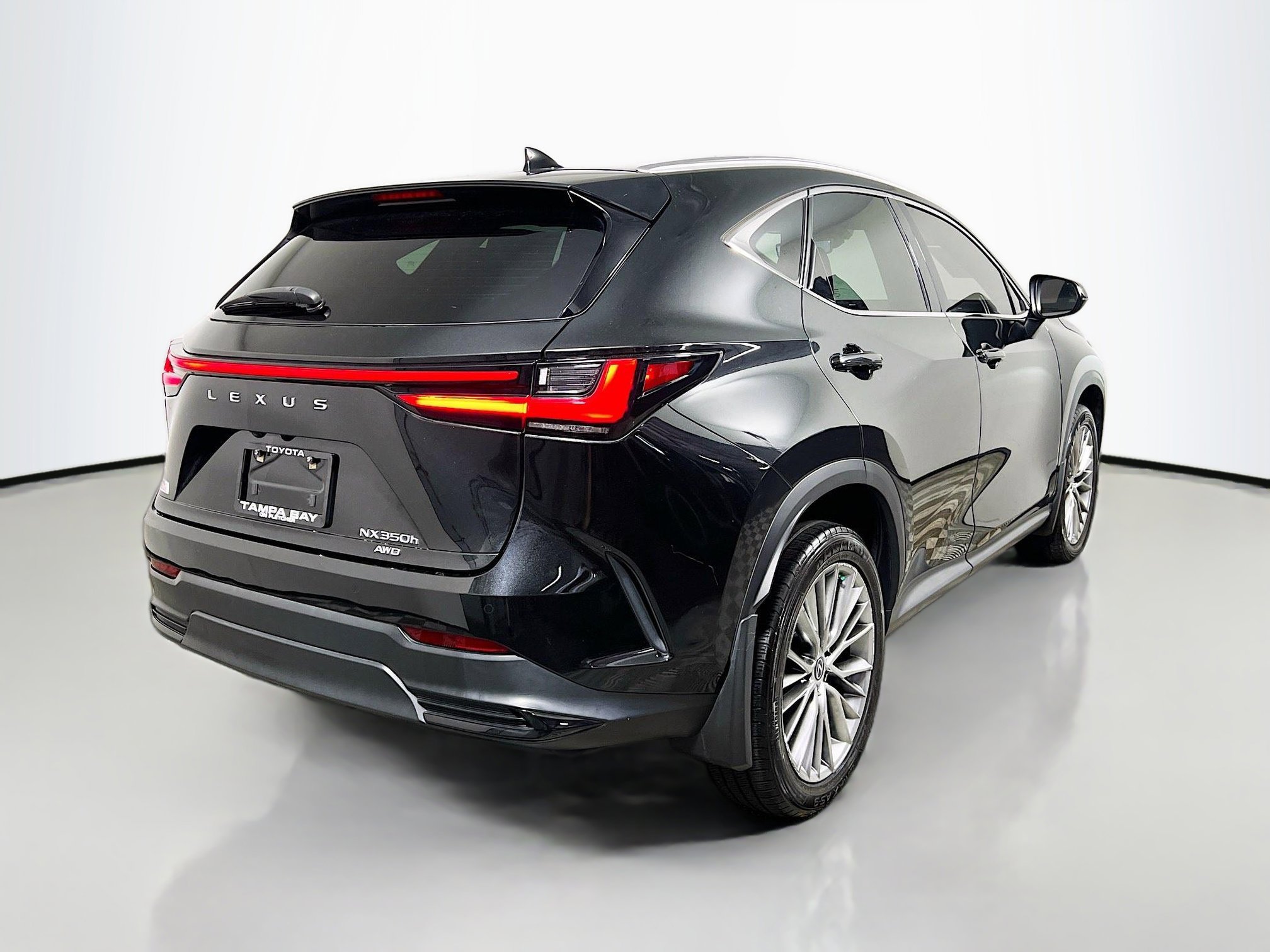 Used 2023 Lexus NX 350h AWD image 4