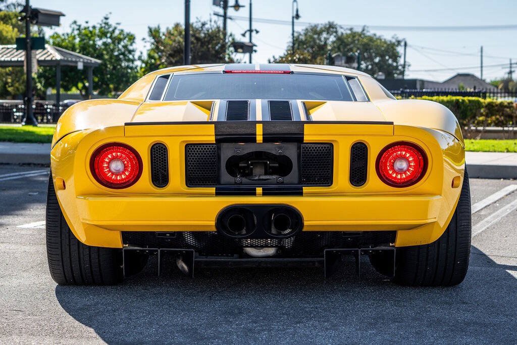 Used 2006 Ford GT RWD image 36