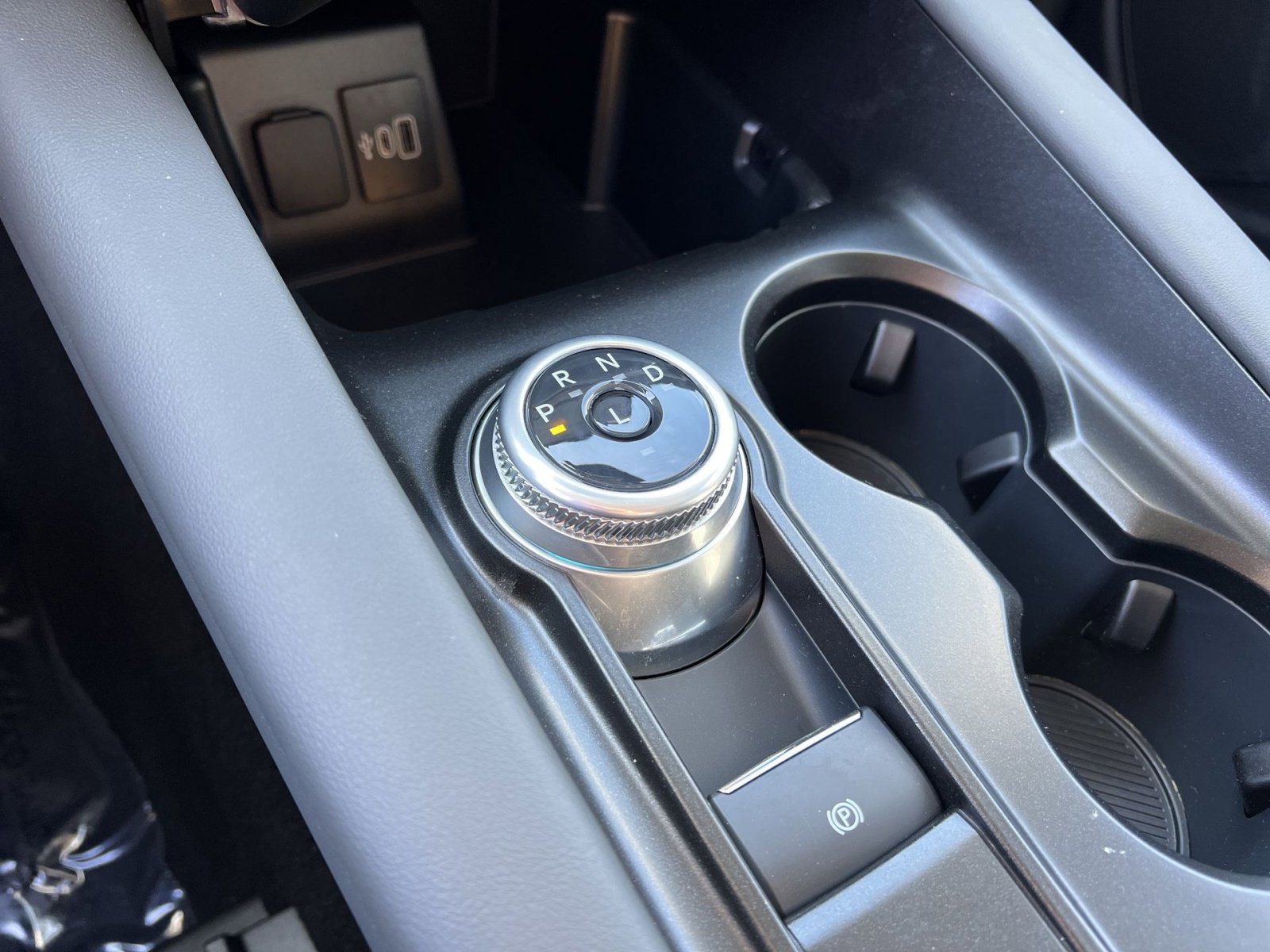 Used 2025 Ford Explorer Active image 21