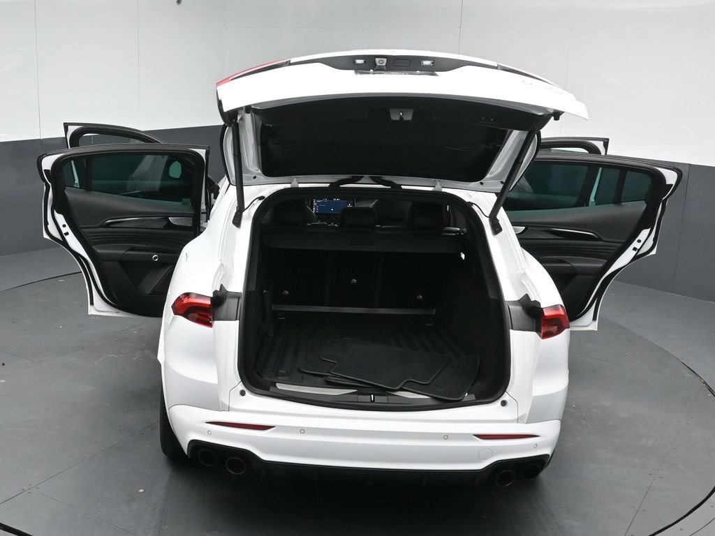 Used 2023 Maserati Grecale Modena image 48