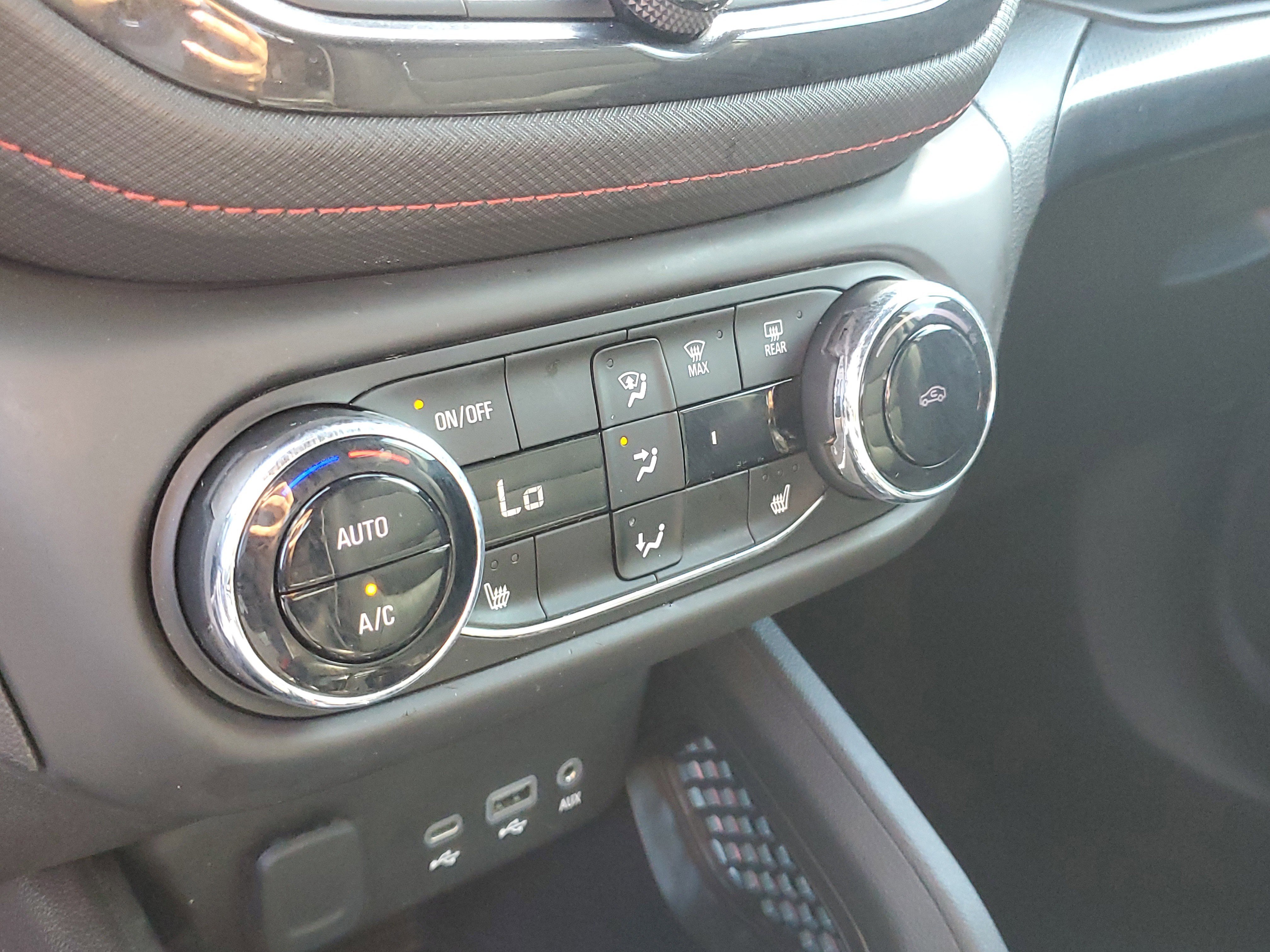 Used 2023 Chevrolet TrailBlazer RS w/ Sun and Liftgate Package FWD image 21