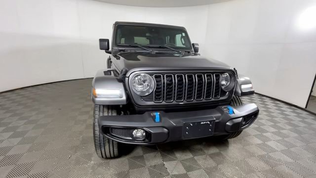 Used 2024 Jeep Wrangler Unlimited w/ Convenience Group AWD/4WD image 13