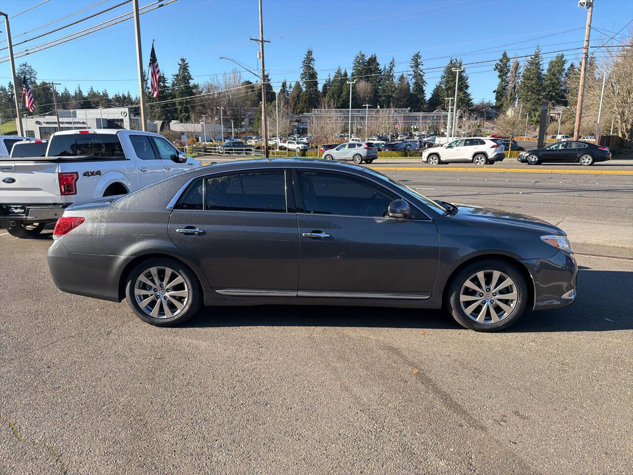 Used 2011 Toyota Avalon Limited image 6