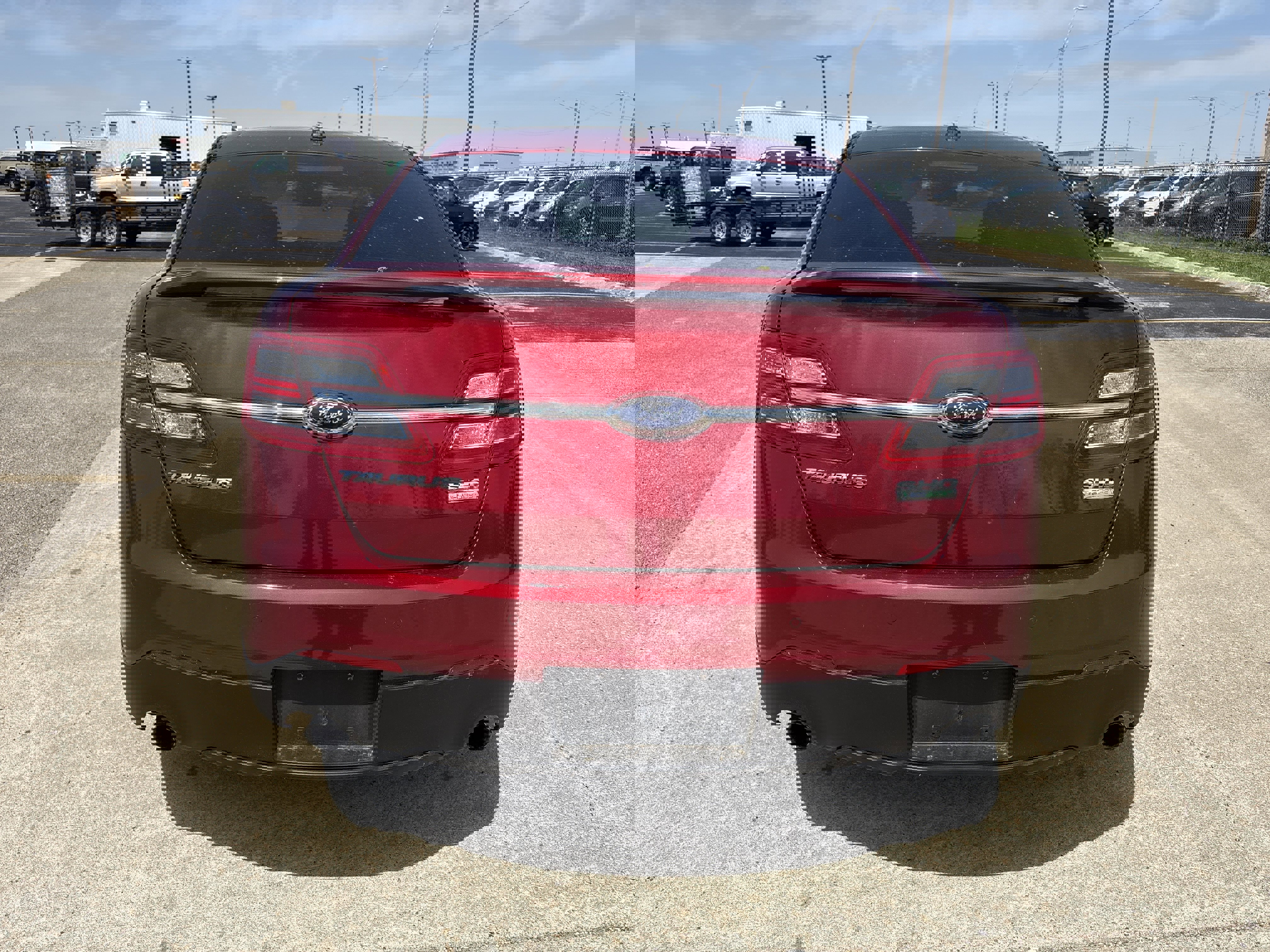 Used 2016 Ford Taurus SHO w/ Equipment Group 401A AWD/4WD image 4