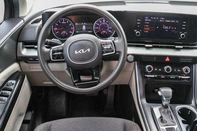 Used 2023 Kia Carnival LX FWD image 17