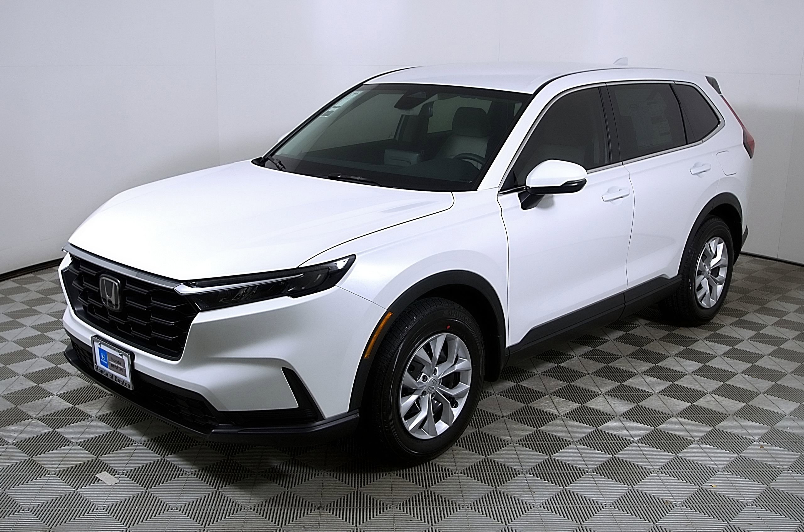 Used 2023 Honda CR-V LX image 3