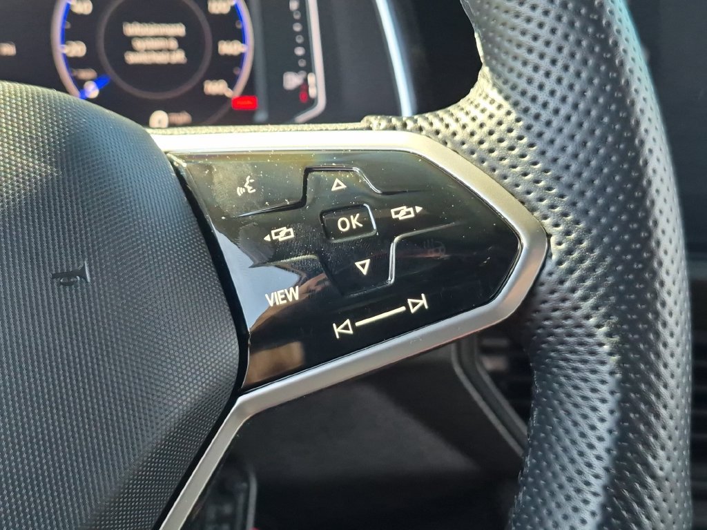 Used 2023 Volkswagen Jetta GLI Autobahn FWD image 34