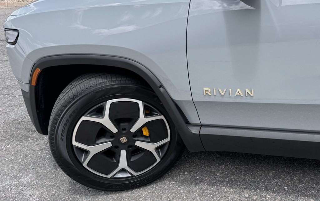 Used 2024 Rivian R1S Adventure AWD/4WD image 13