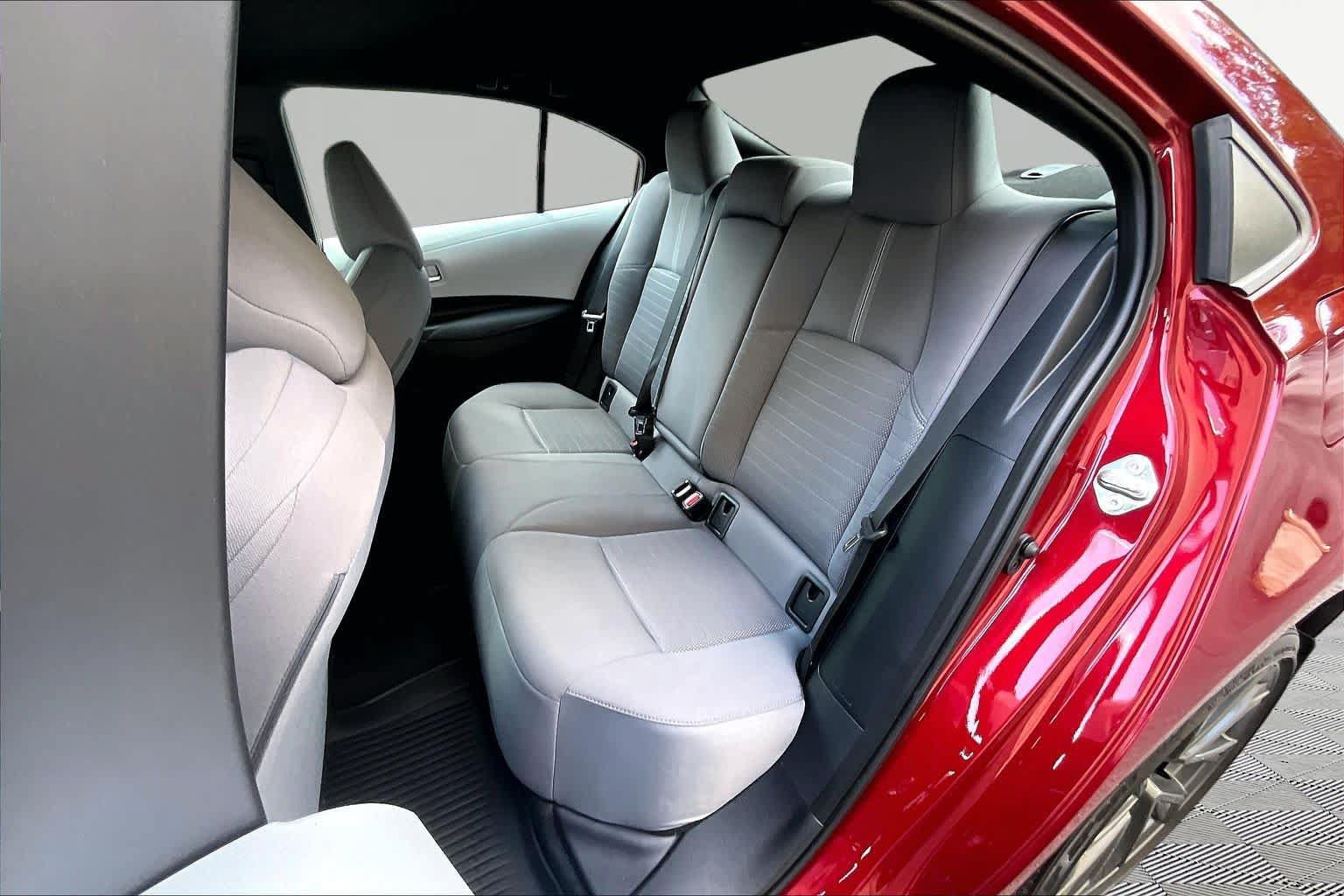Used 2025 Toyota Corolla SE FWD image 21