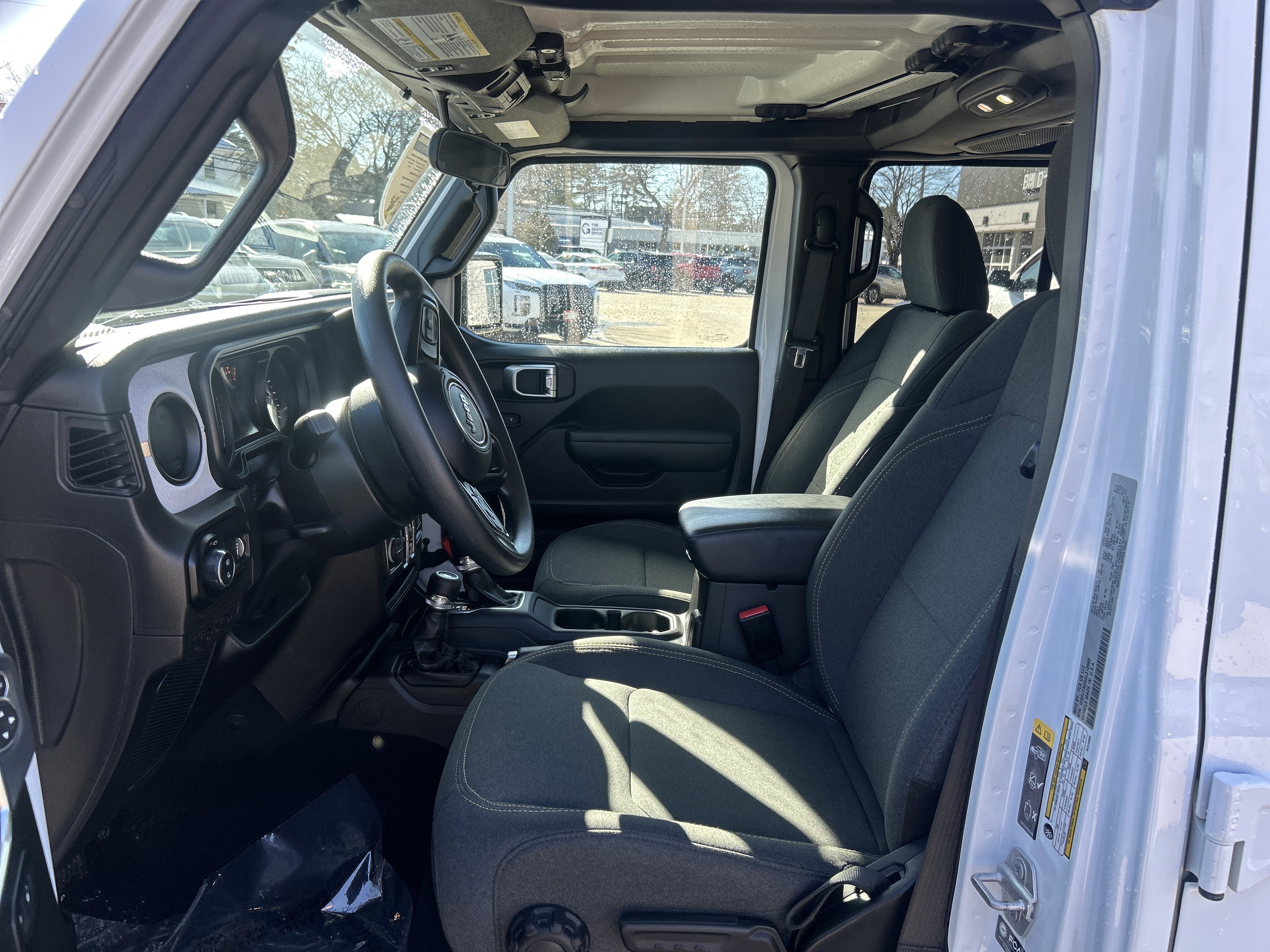 Used 2025 Jeep Gladiator Sport image 14