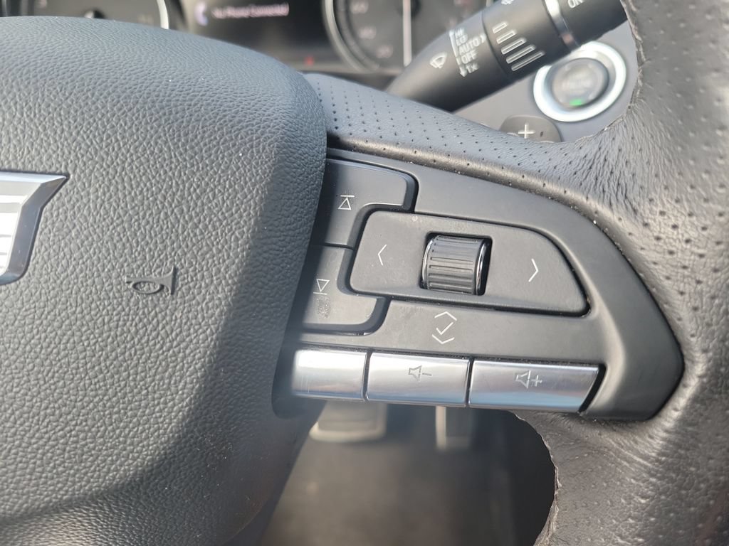 Used 2023 Cadillac XT4 Sport FWD image 27