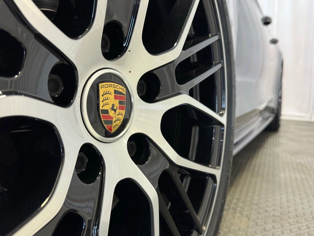 Certified 2023 Porsche Panamera 4 Platinum Edition AWD/4WD image 47