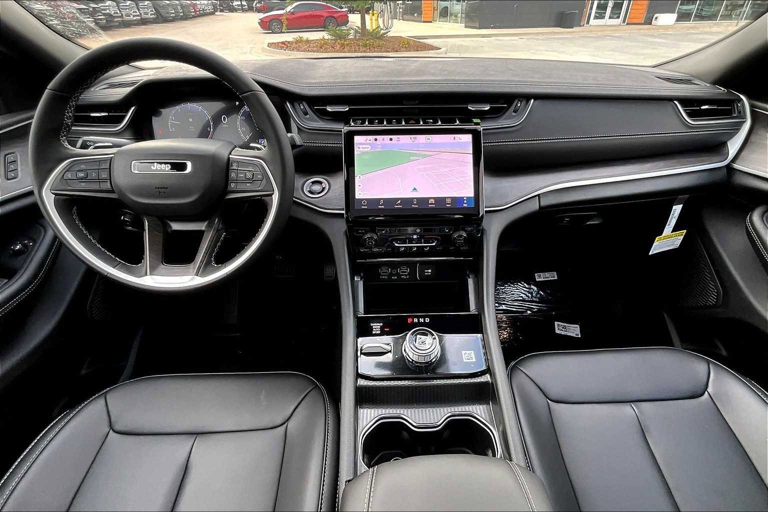 New 2025 Jeep Grand Cherokee Limited w/ Black Appearance Package image 6