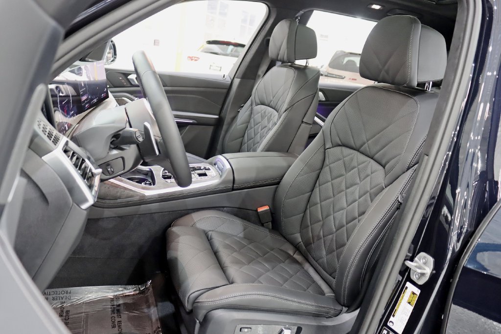 Used 2026 BMW X7 xDrive40i w/ M Sport Package AWD/4WD image 28