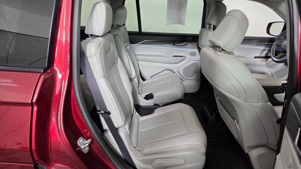 Used 2023 Jeep Grand Cherokee L Overland image 34