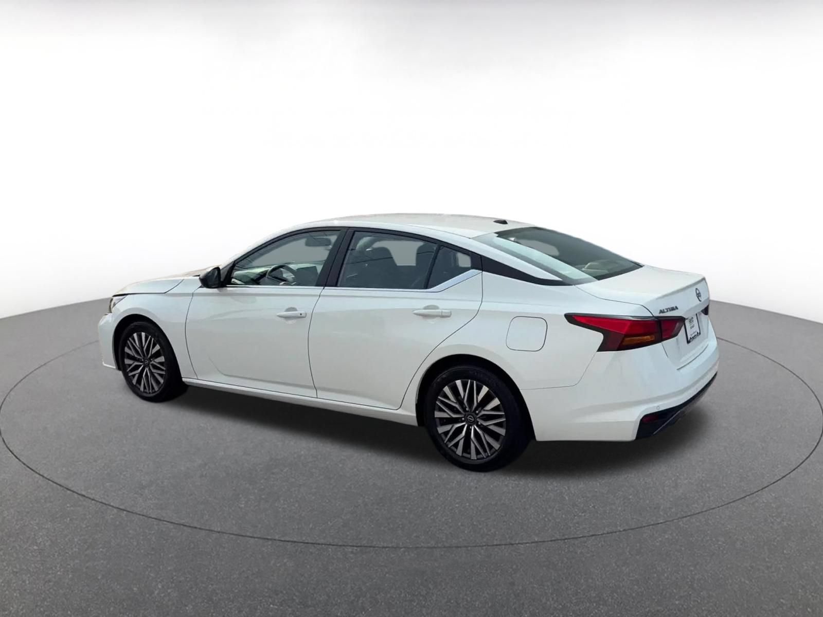 Used 2026 Nissan Altima 2.5 SV FWD image 10