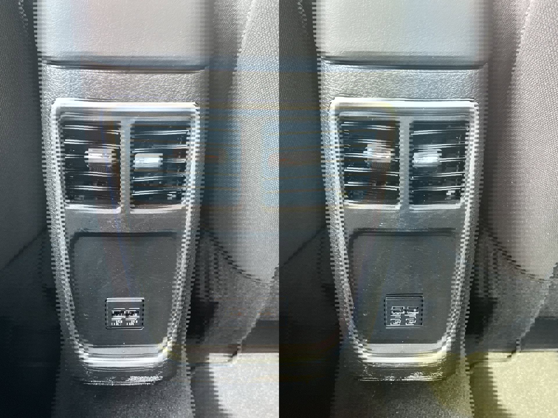 Used 2022 Dodge Charger SXT image 18