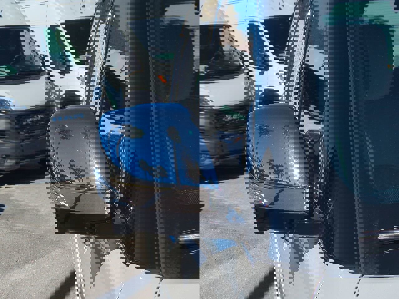 Used 2022 INFINITI QX80 Sensory w/ All-Season Package image 11