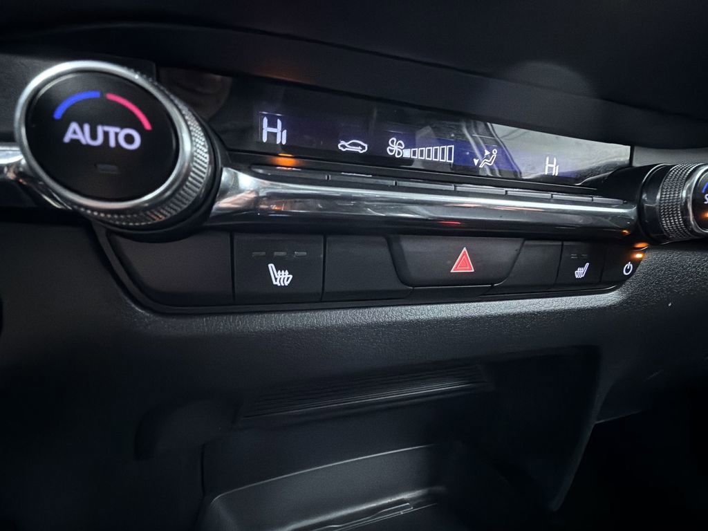 Used 2024 MAZDA CX-30 AWD 2.5 S w/ Premium Package image 23