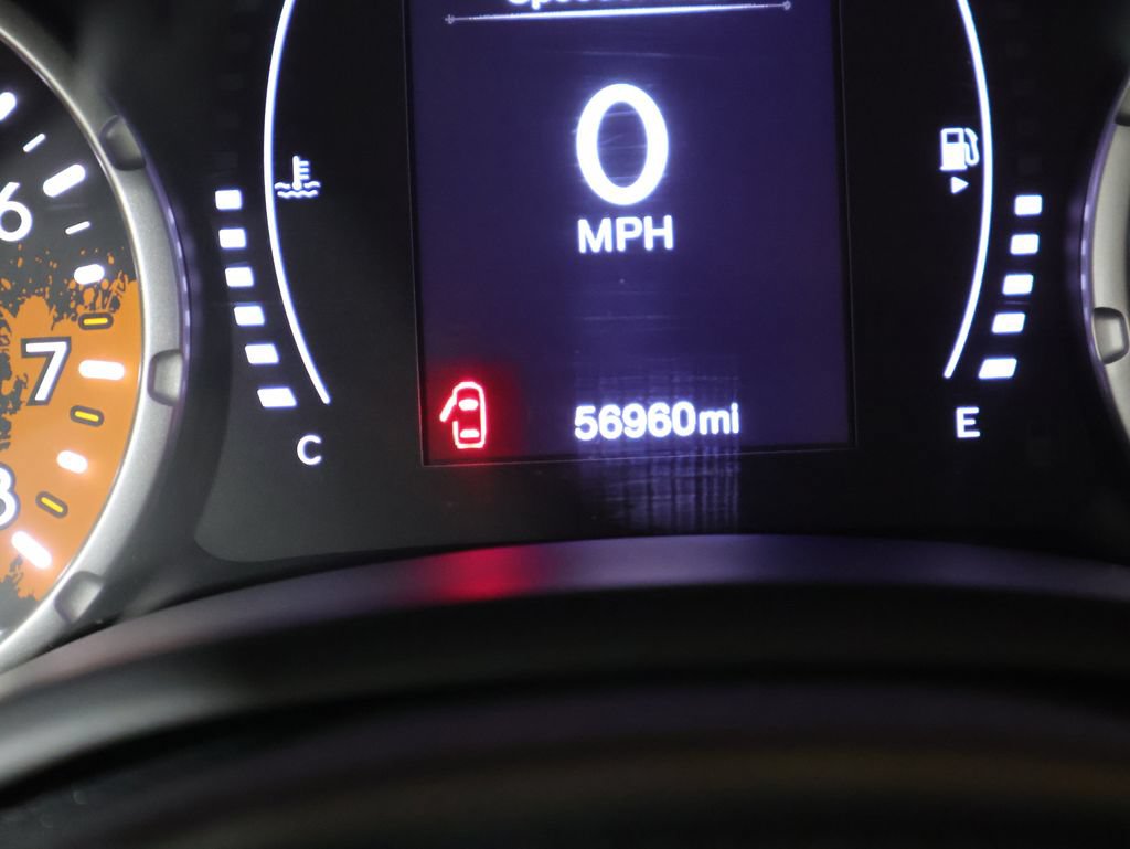 Certified 2018 Jeep Renegade Altitude w/ Safety & Security Group AWD/4WD image 38