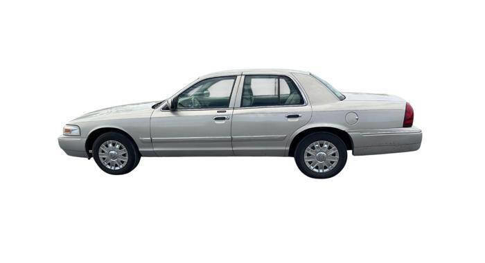 Used 2007 Mercury Grand Marquis GS RWD image 2