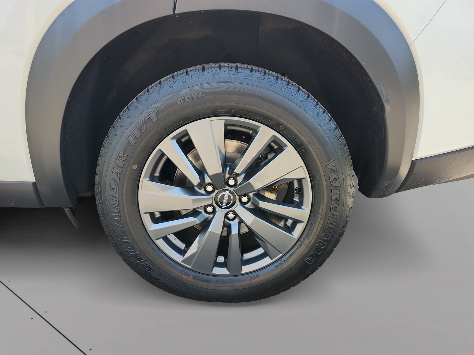 Used 2024 Nissan Pathfinder SV AWD/4WD image 16