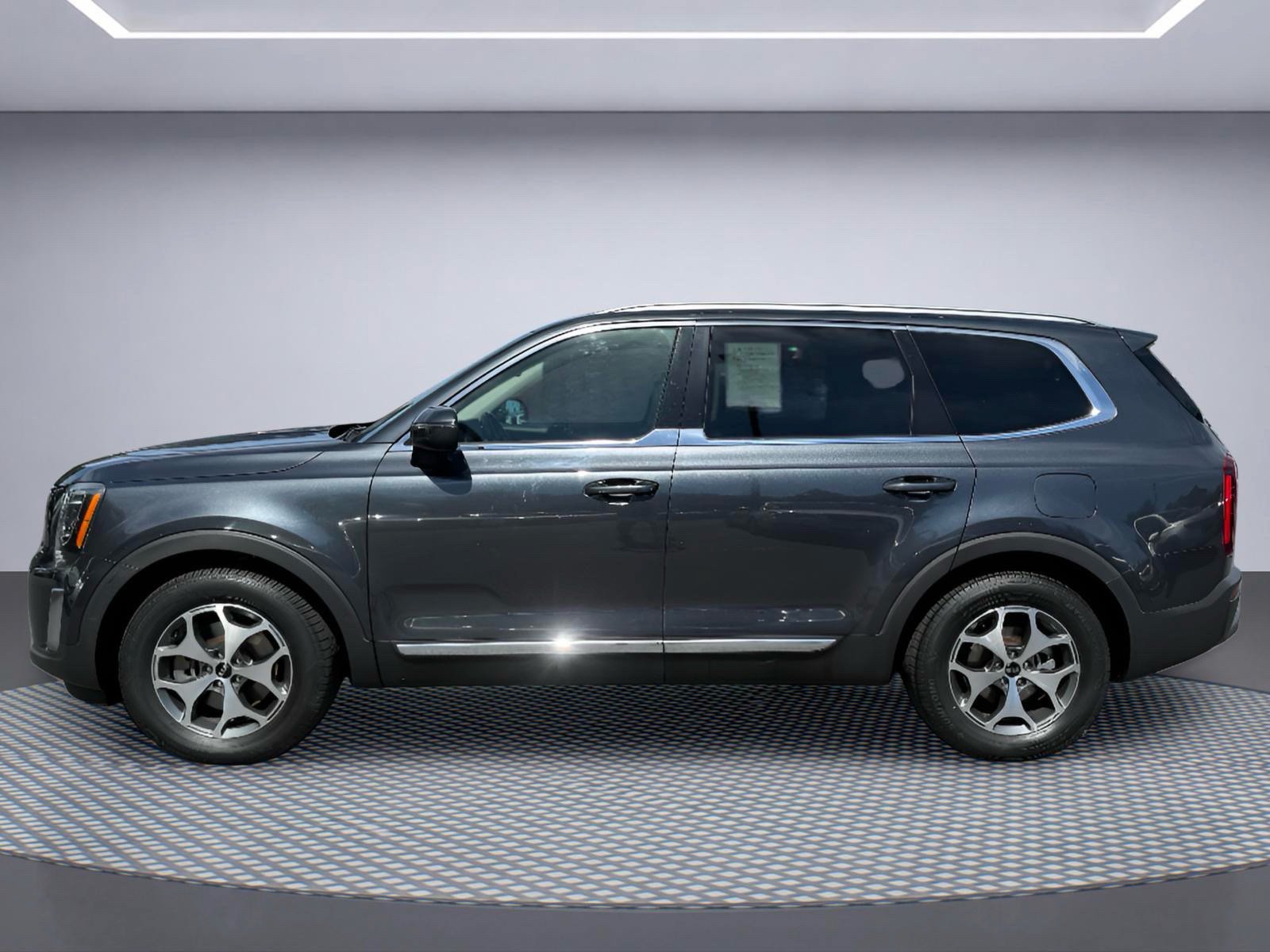 Used 2020 Kia Telluride EX AWD/4WD image 3