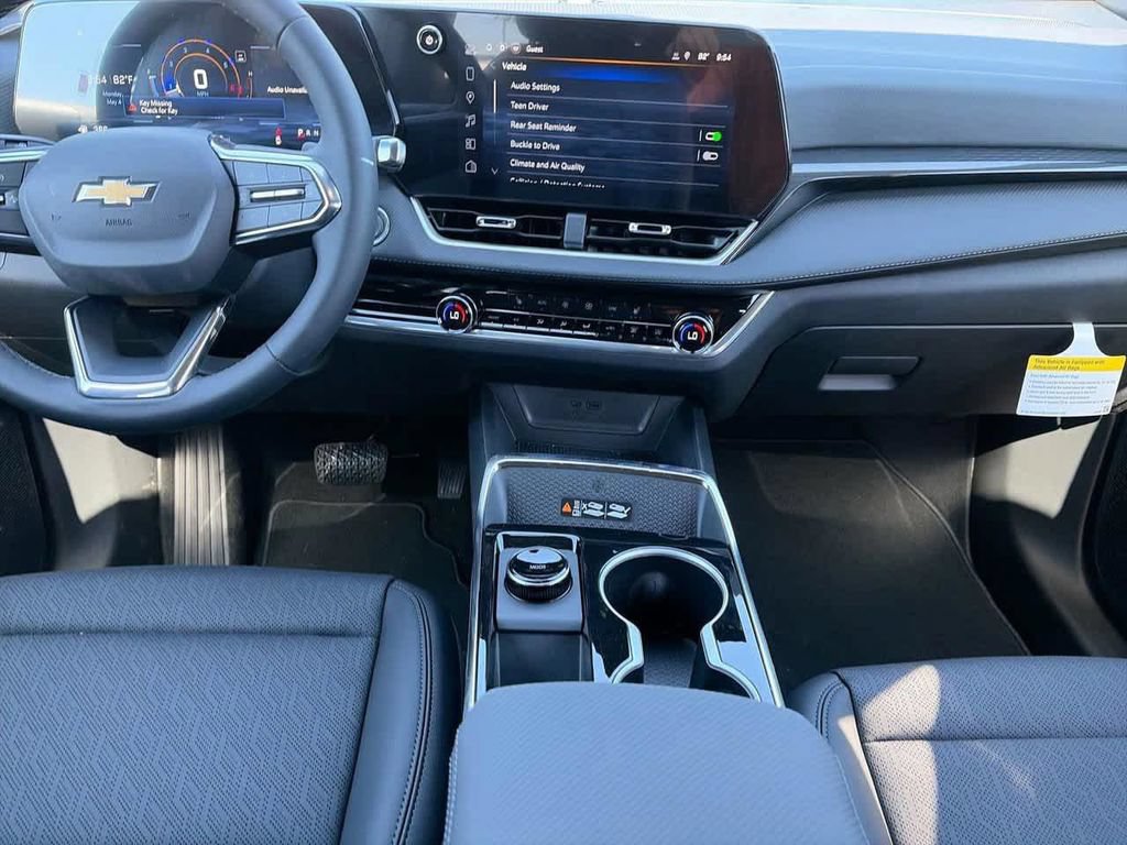 New 2026 Chevrolet Equinox LT w/ Convenience Package II FWD image 12
