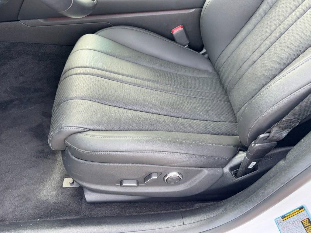 Used 2025 Genesis G80 2.5T AWD/4WD image 14