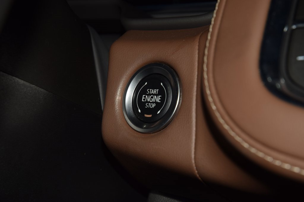 Used 2024 Chevrolet Suburban High Country image 34