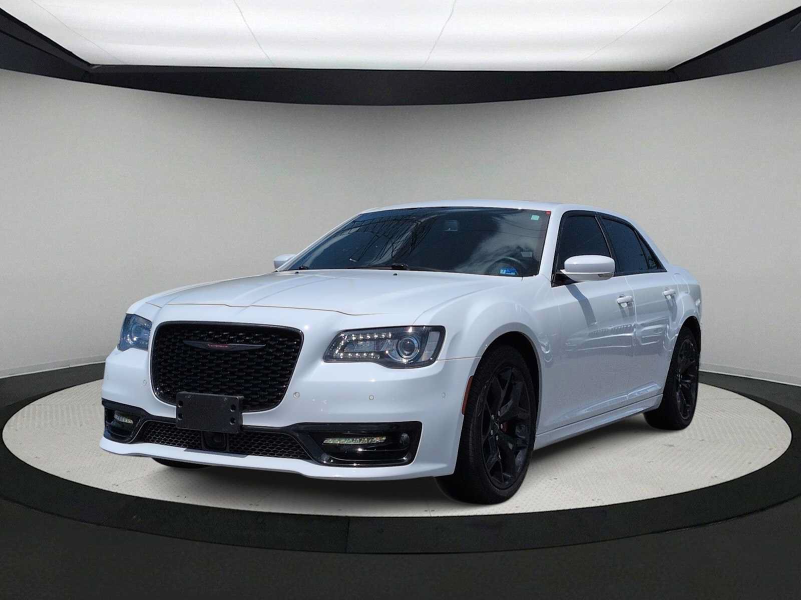 Used 2021 Chrysler 300 S w/ S Model Appearance Package RWD image 4