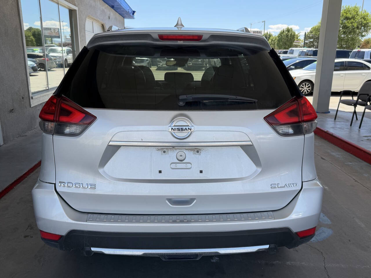 Used 2017 Nissan Rogue SL w/ SL Premium Package AWD/4WD image 7