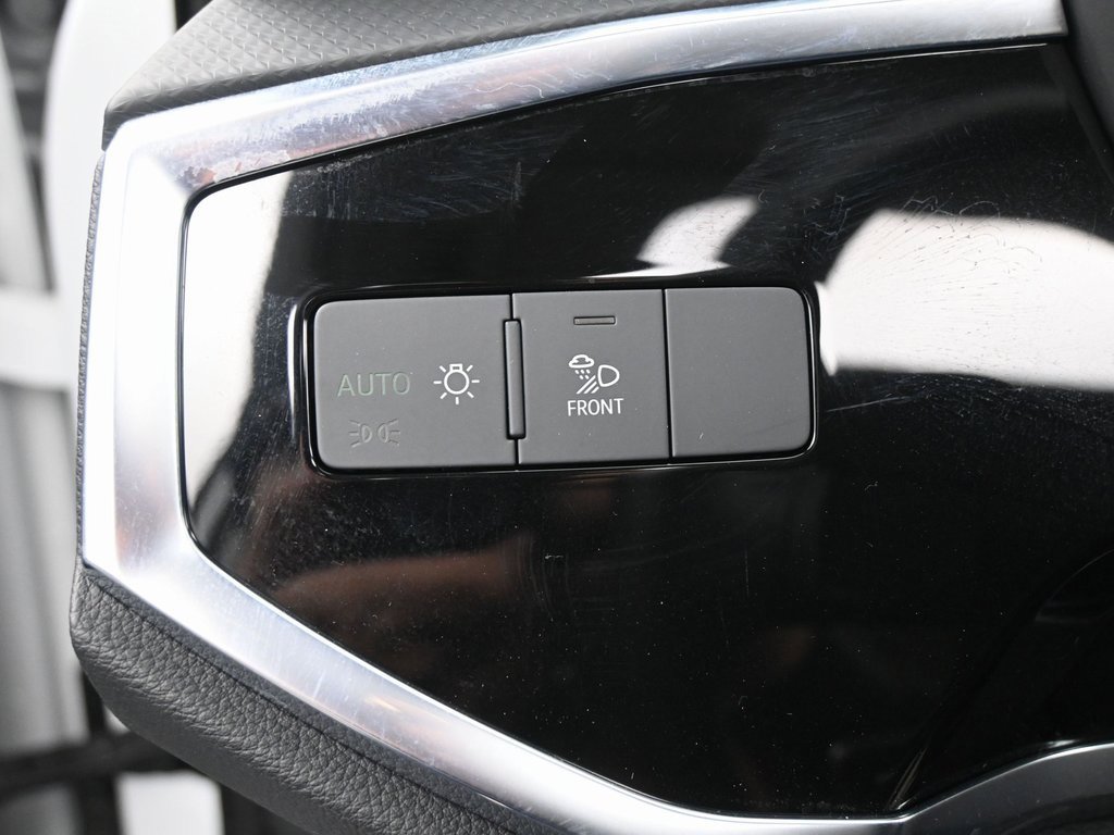 Used 2024 Audi Q3 2.0T Premium w/ Convenience Package image 27