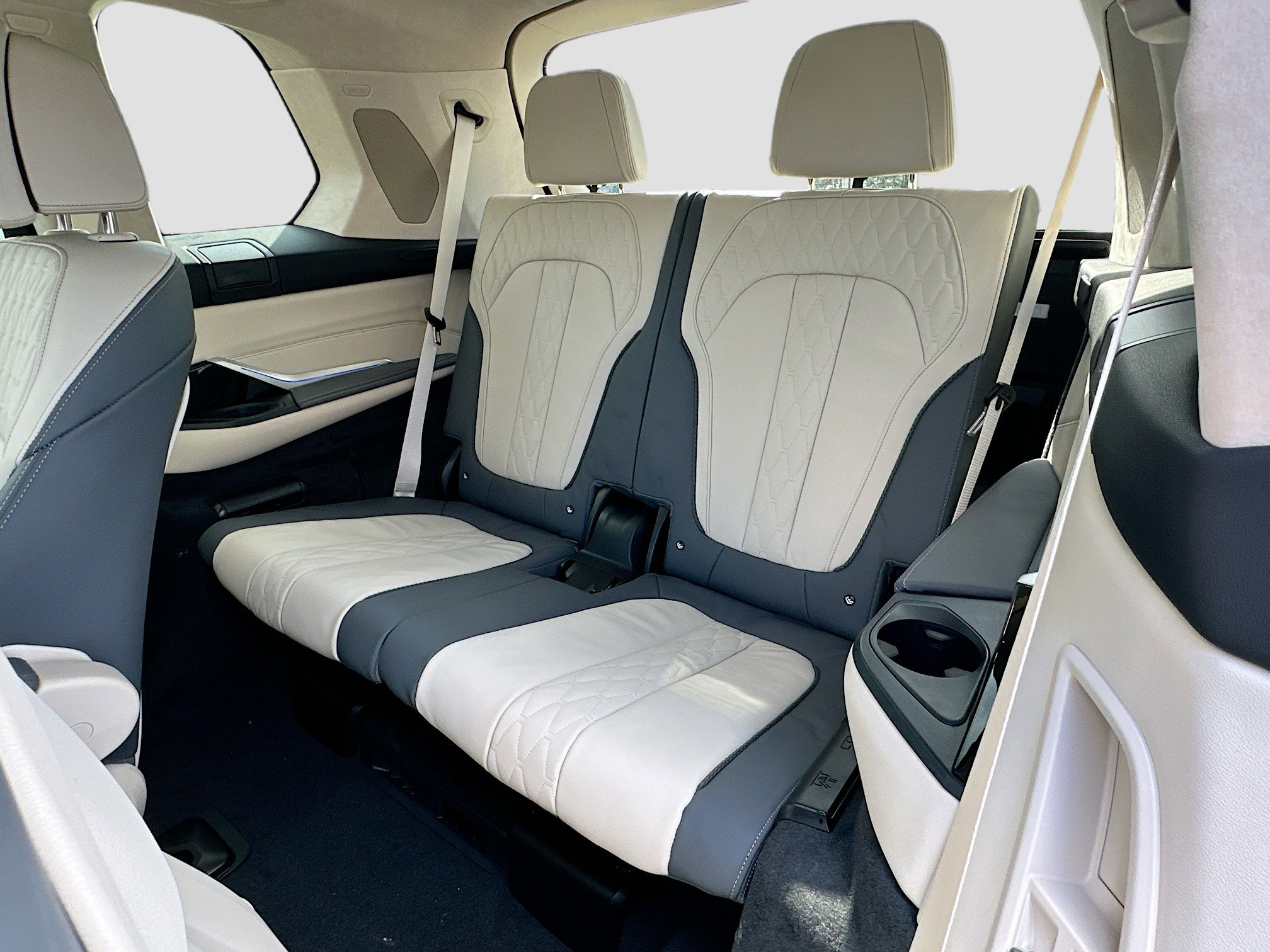 New 2026 BMW X7 M60i image 22