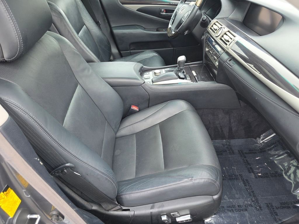 Used 2014 Lexus LS 460 AWD image 16