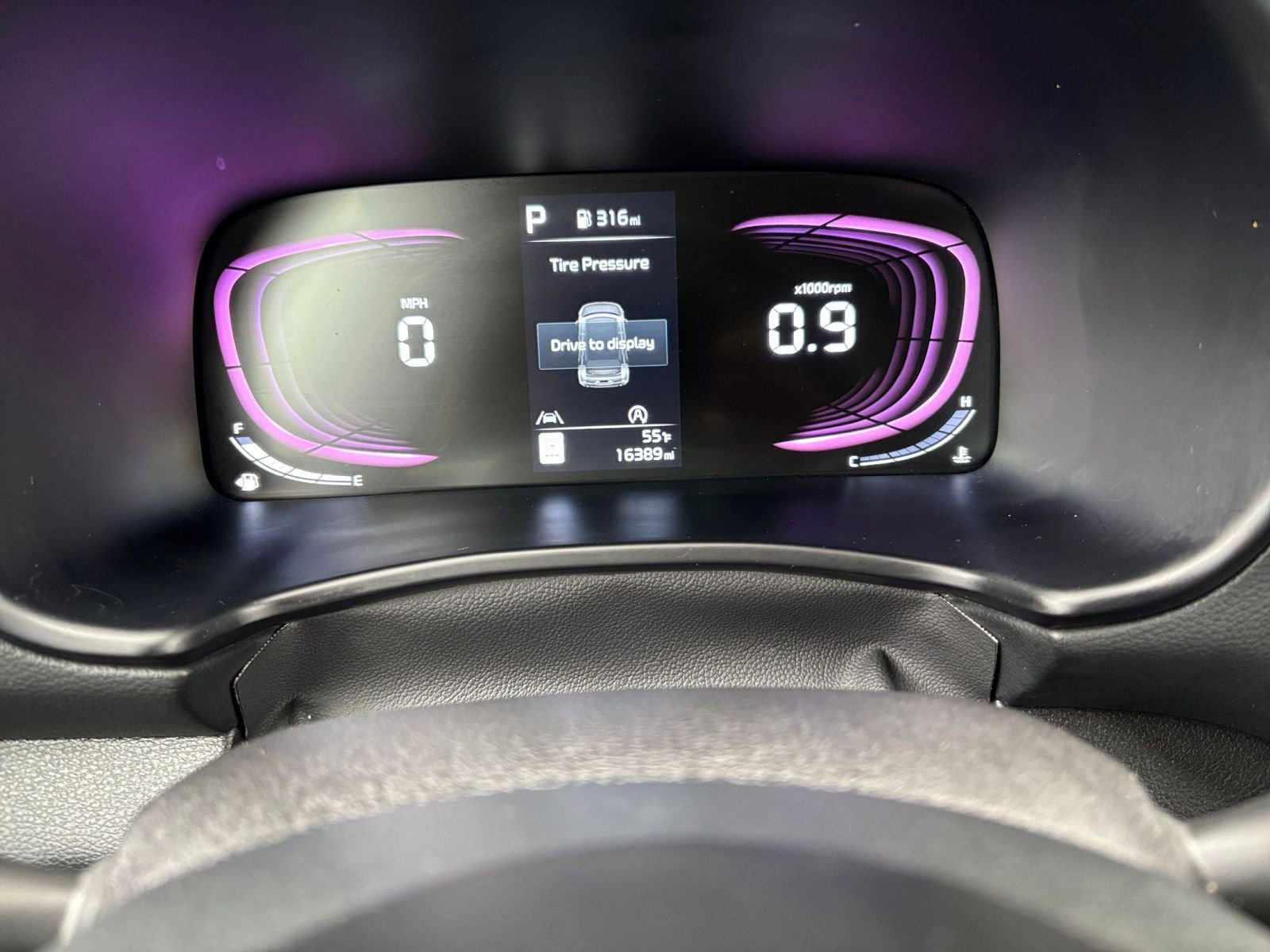 Used 2025 Kia Soul LX w/ LX Technology Package FWD image 40