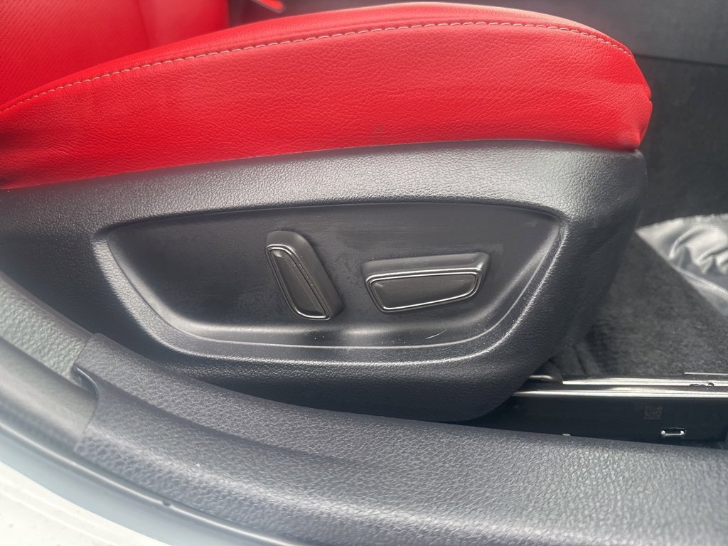 Used 2023 Toyota Camry XSE image 10