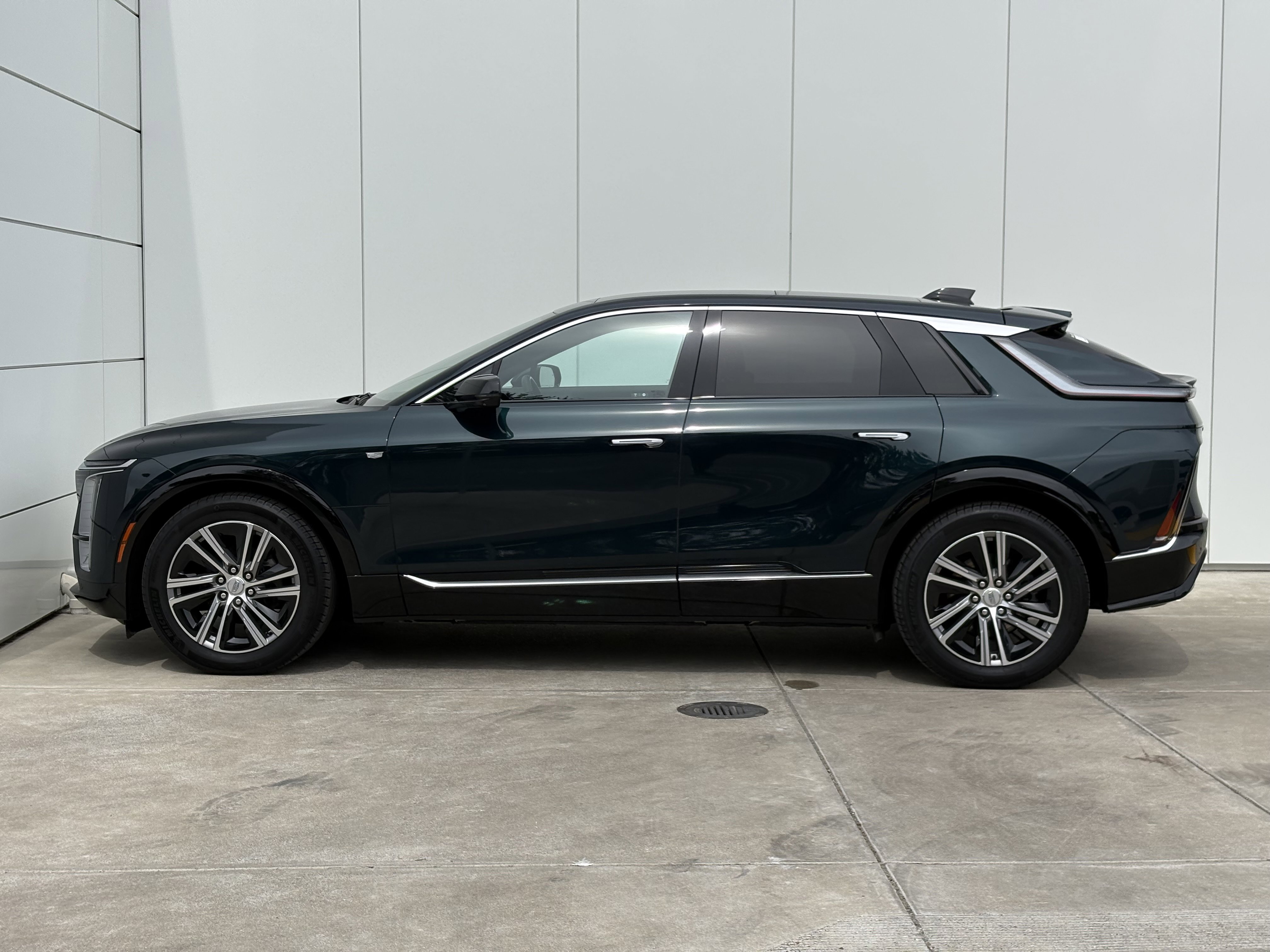 Certified 2024 Cadillac Lyriq Luxury w/ LPO, Floor Liner Package AWD/4WD image 4