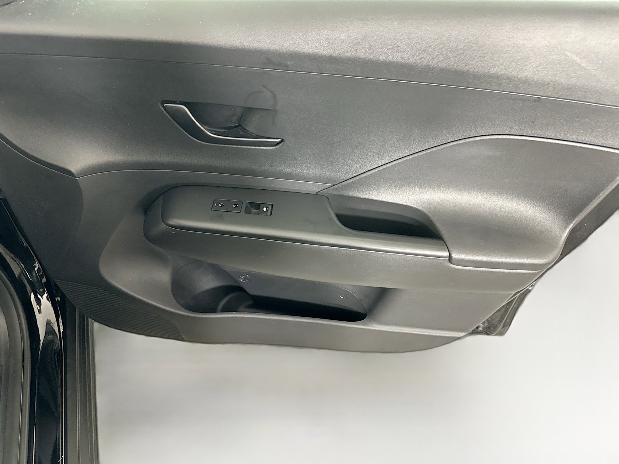 Used 2025 Hyundai Kona SEL image 30