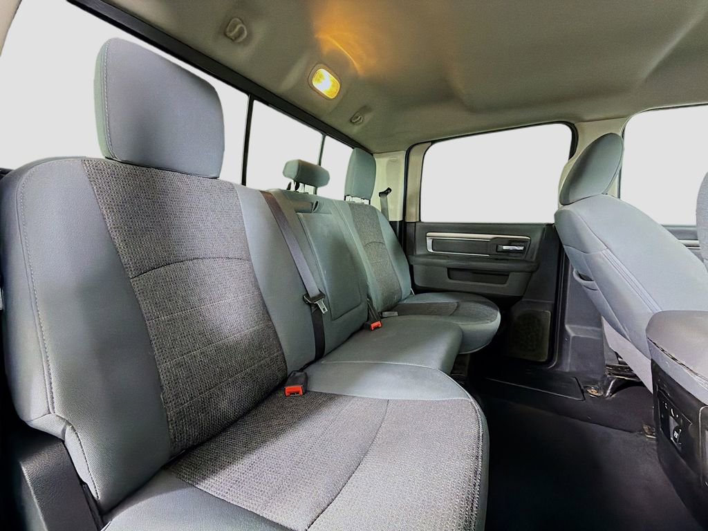 Used 2018 RAM 1500 SLT image 27