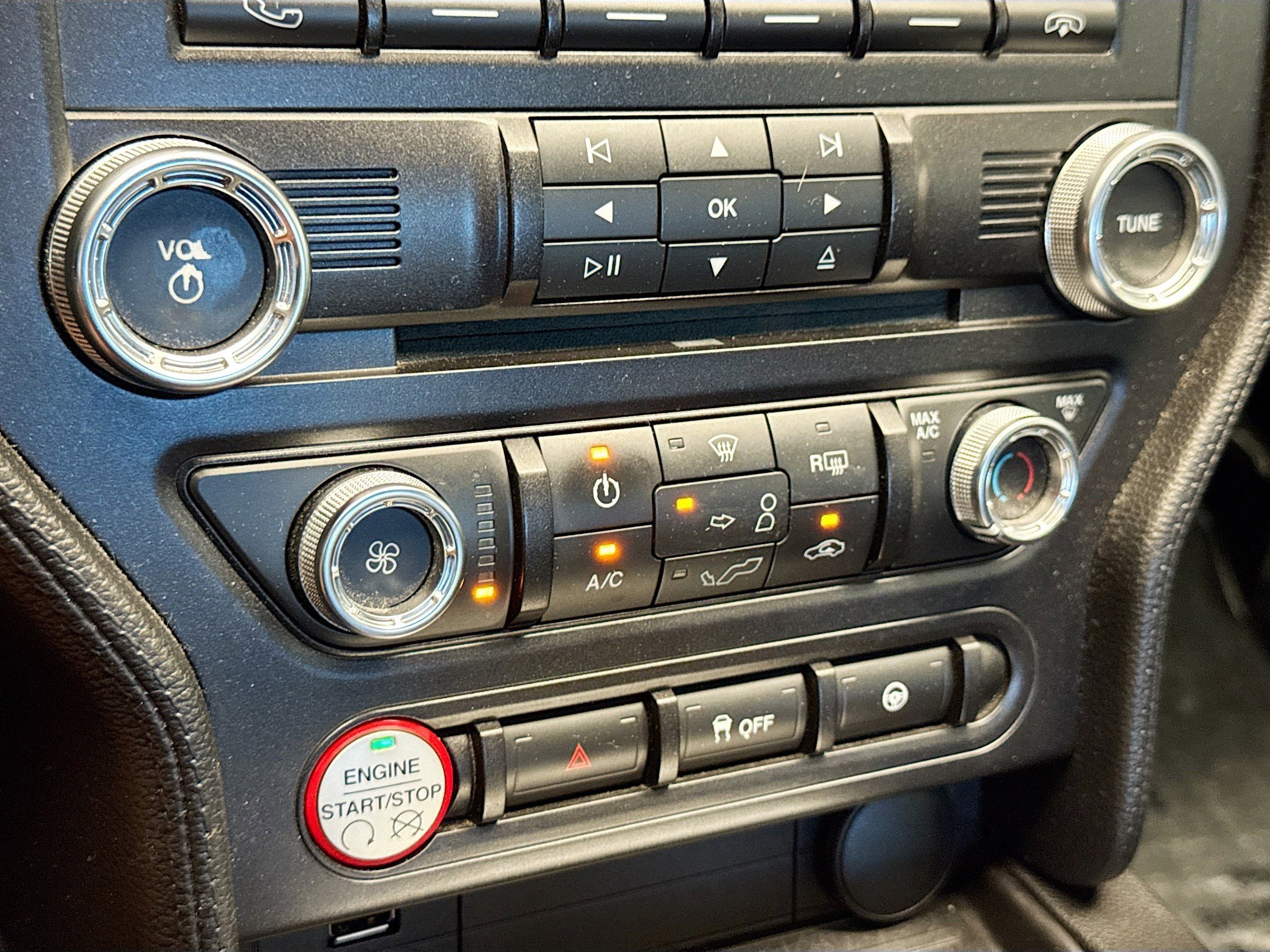 Used 2017 Ford Mustang Coupe image 12