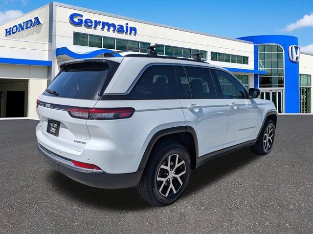 Used 2024 Jeep Grand Cherokee Limited AWD/4WD image 5