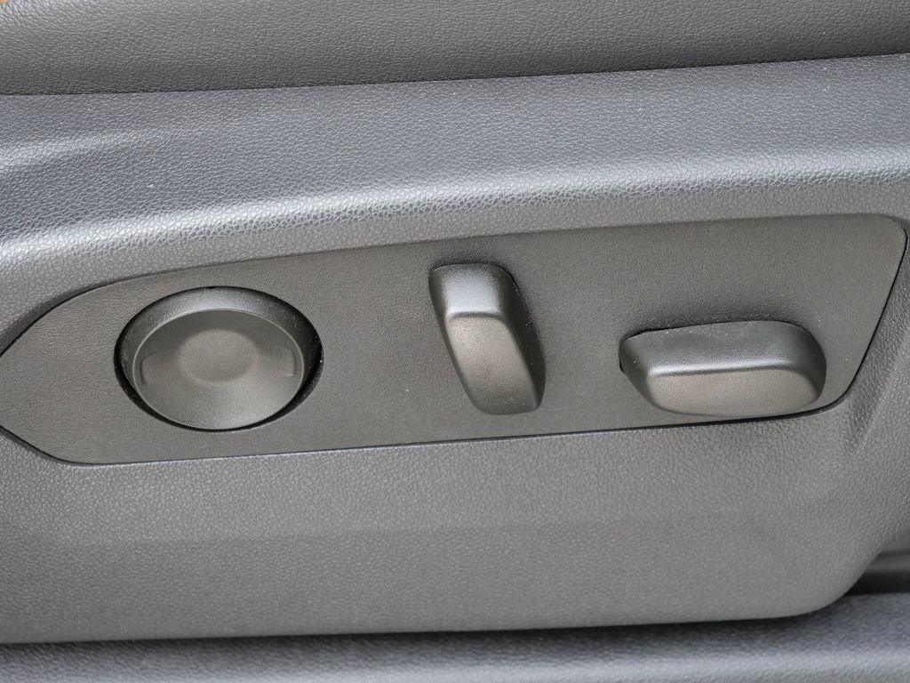 Used 2025 GMC Sierra 2500 AT4 w/ AT4 Premium Plus Package image 16